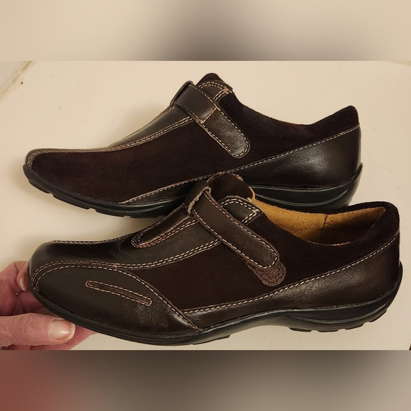 🌞NICE🌞NATURAL SOUL Brown Leather Flats Sz 6.5 - Picture 2 of 8